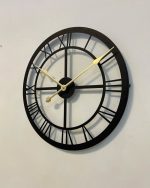 ساعت فلزی مدرن مات