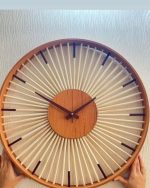 ساعت دیواری مدرن چوب خط - تصویر 4