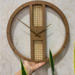 ساعت دیواری مدرن چوبی حصیردار - تصویر 3